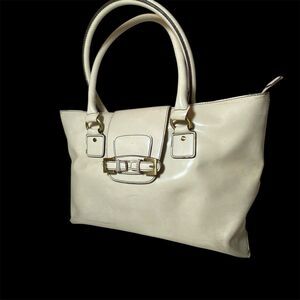 Hobo Shoulder Bag Ivory Cream LARGE Purse Women’s Brass Magnetic Closure EUC